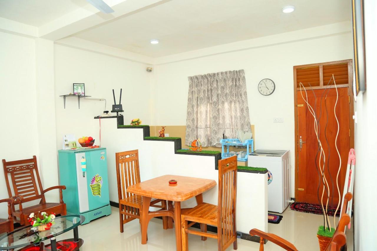 Global Lake Villa Hikkaduwa Exterior photo